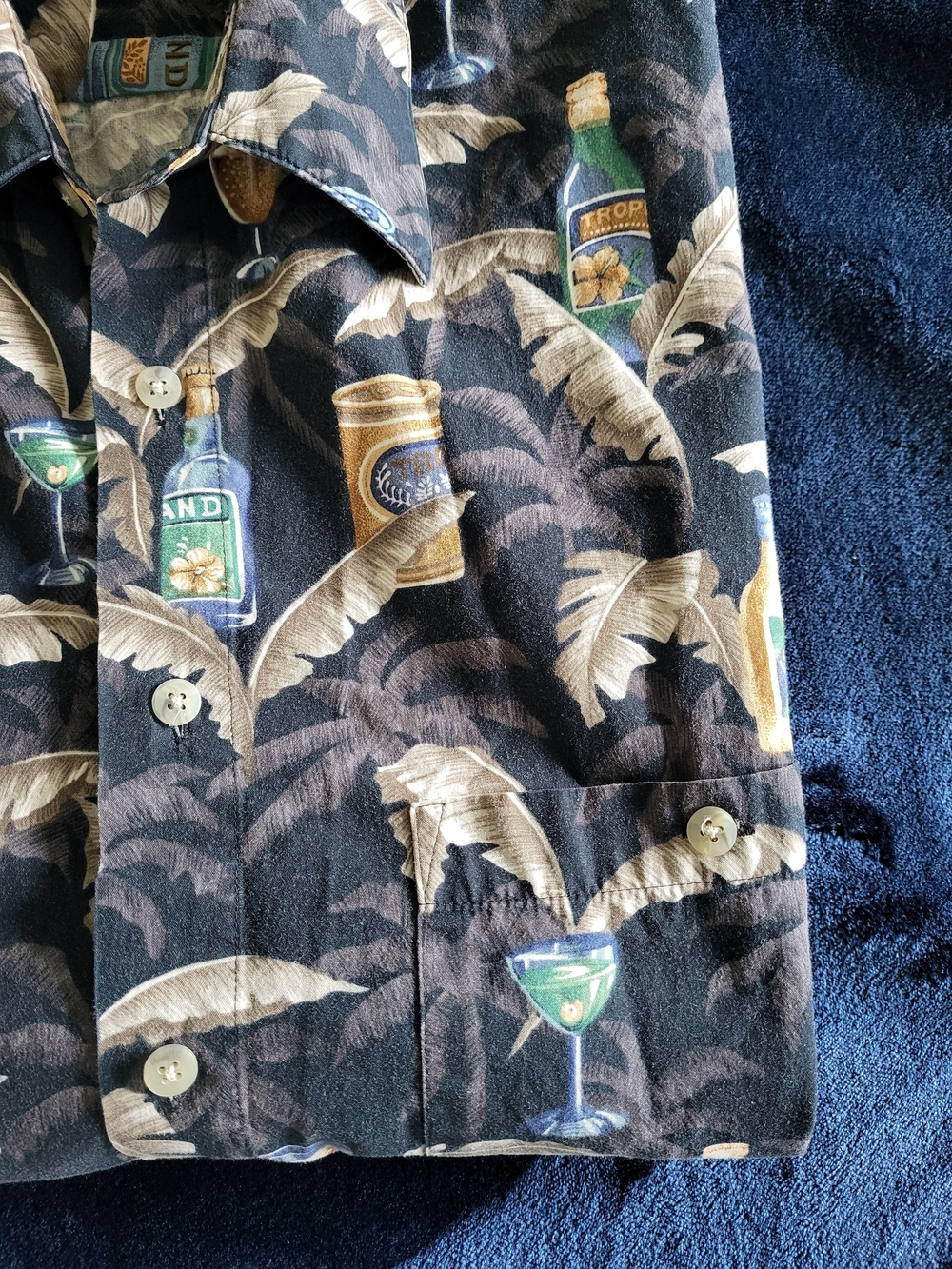 Men's HAWAIIAN Shirt - Tropical Print Short-Sleeve  -  Palm & Beer Motif Large